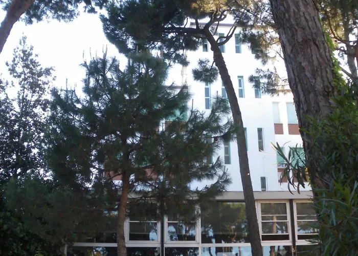 B&B Promenade Hotel Simple con Piscina Milano Marittima